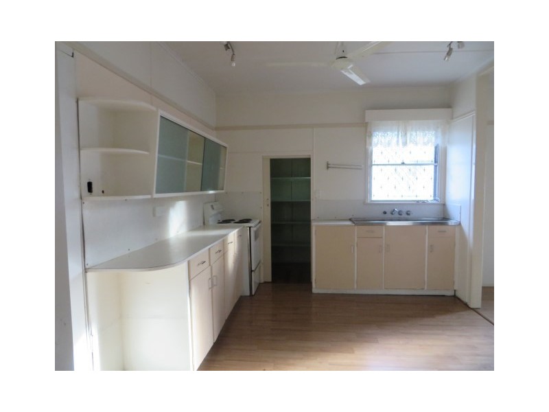 84 Miscamble Street, Roma QLD 4455