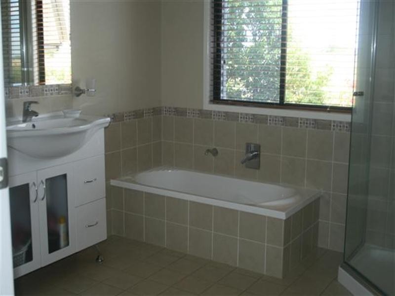 74 Orallo Road, Roma QLD 4455