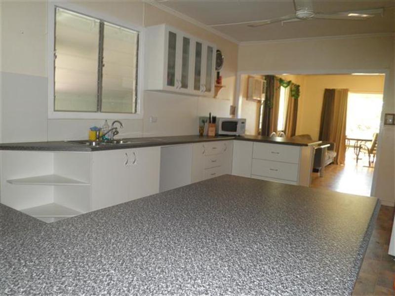 37 Taylor Street, Roma QLD 4455