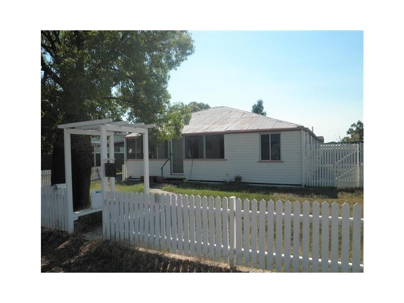 32 Soutter Street, Roma QLD 4455