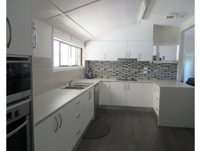 40 Arthur Street, Roma QLD 4455