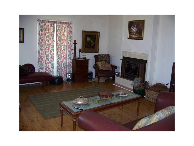 3-5 Feather Street, Roma QLD 4455