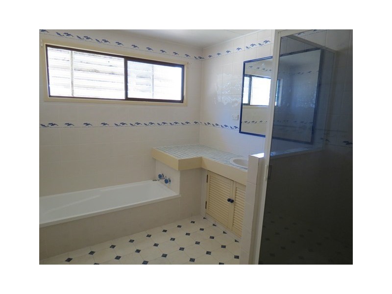 134 Northern Road, Roma QLD 4455