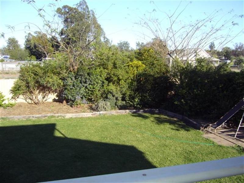 24 Cordelia Street, Surat QLD 4417