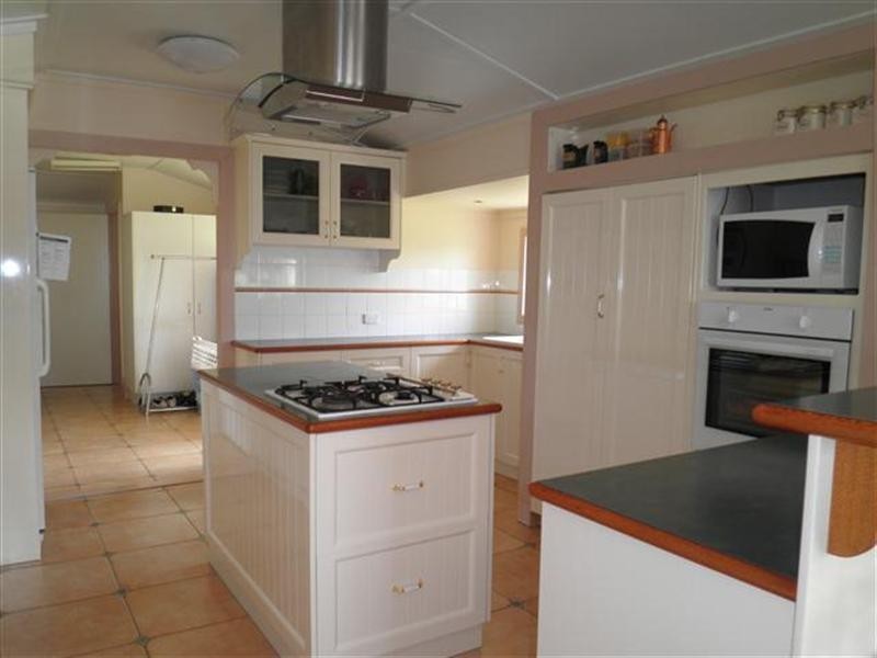 21 William Street, Roma QLD 4455