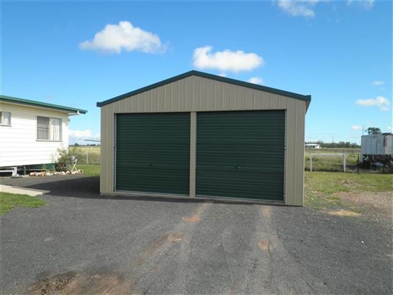 35 Swans Road, Wallumbilla QLD 4428