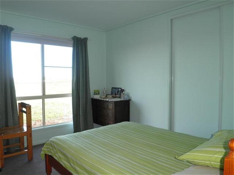 35 Swans Road, Wallumbilla QLD 4428