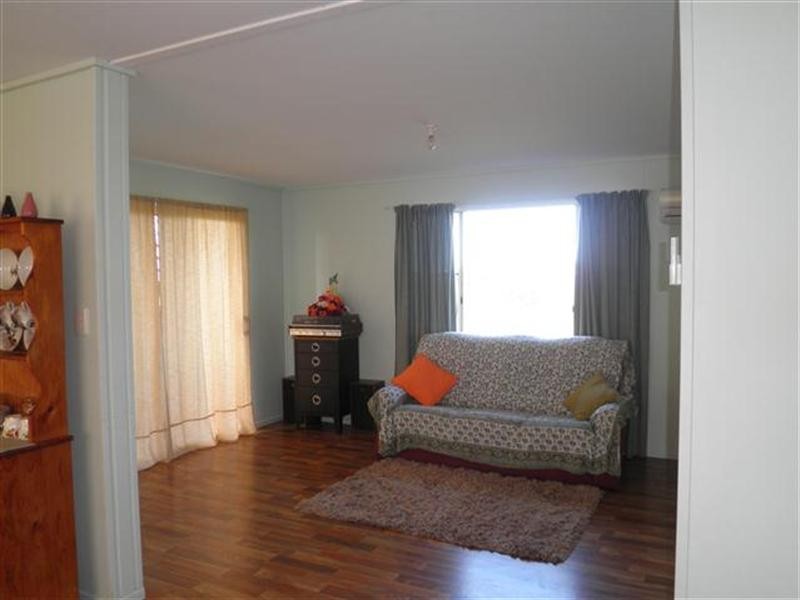 35 Swans Road, Wallumbilla QLD 4428