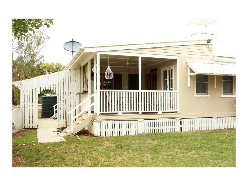 7-9 Ferrier Street, Roma QLD 4455