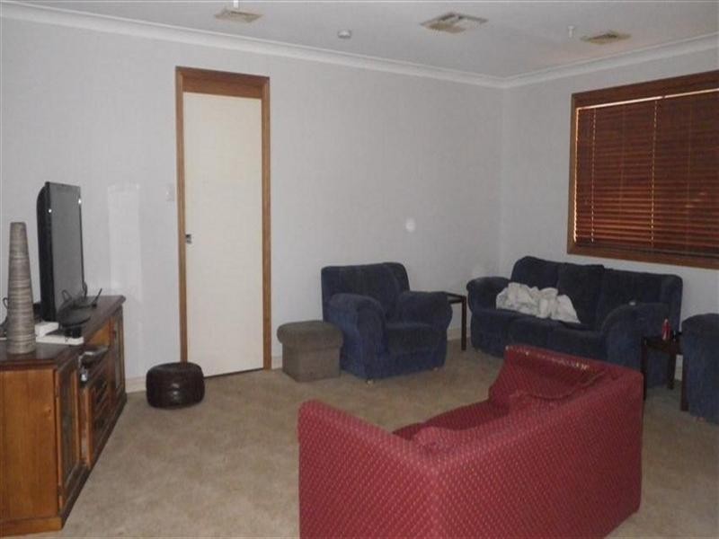 9 Rosedale Close, Roma QLD 4455