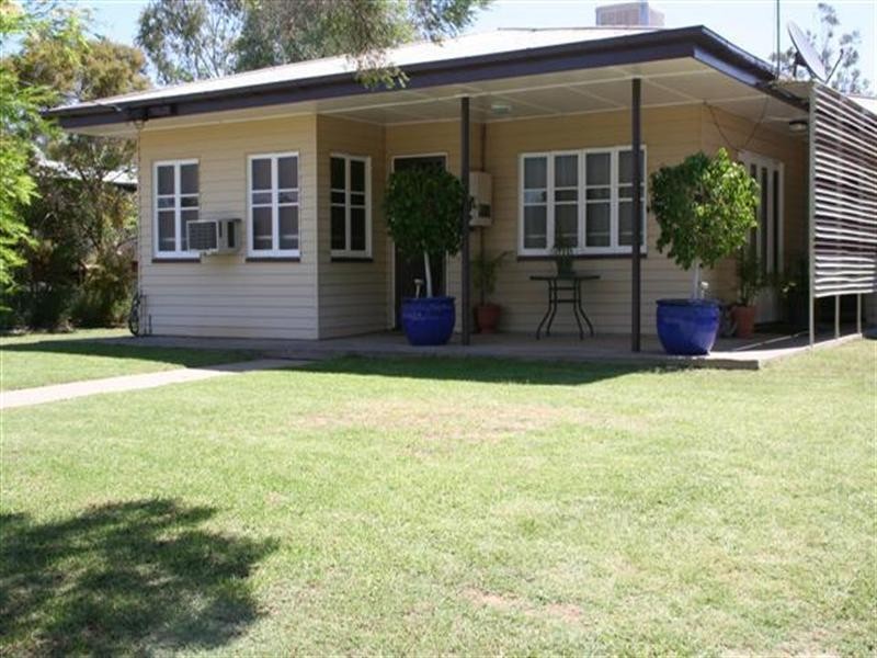 271 Edwardes Street, Roma QLD 4455