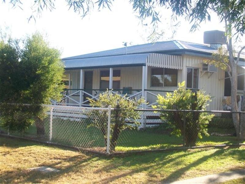 4 Borland Street, Roma QLD 4455