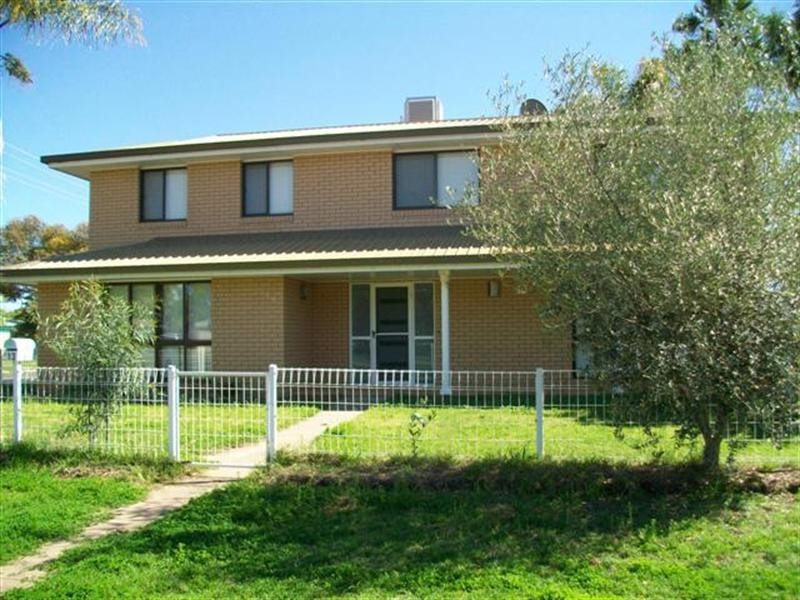 13 Alexander Avenue, Roma QLD 4455