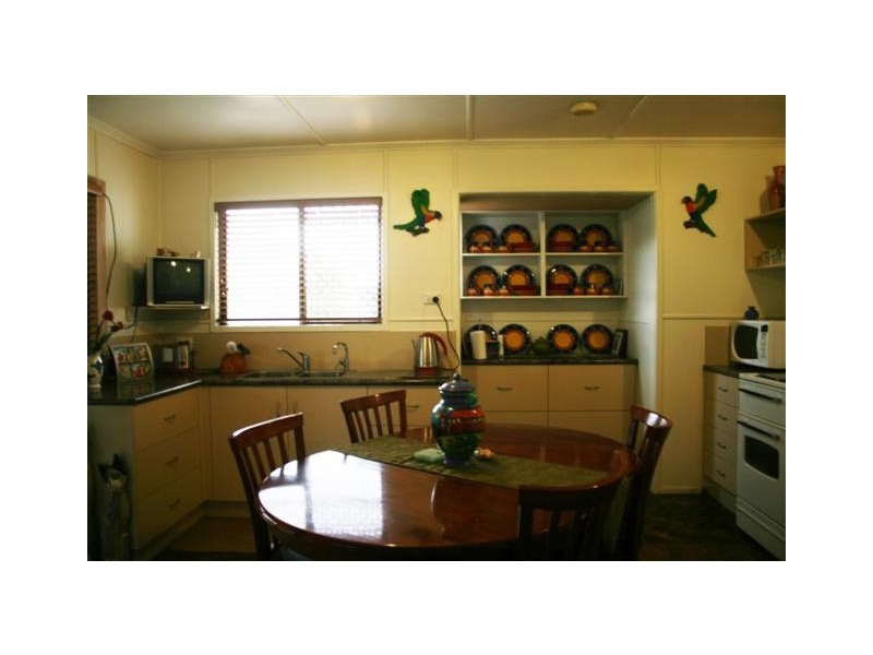 120 Currey Street, Roma QLD 4455