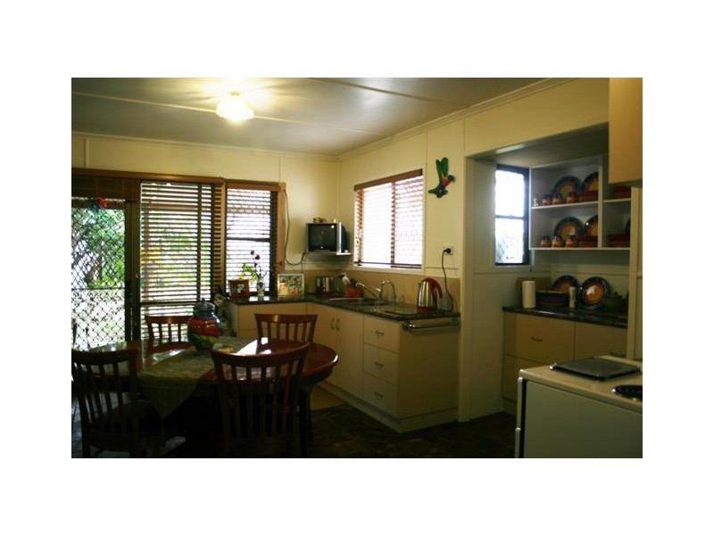 120 Currey Street, Roma QLD 4455