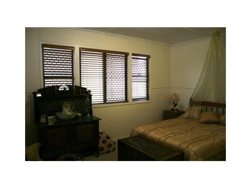 120 Currey Street, Roma QLD 4455