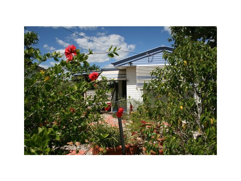 120 Currey Street, Roma QLD 4455