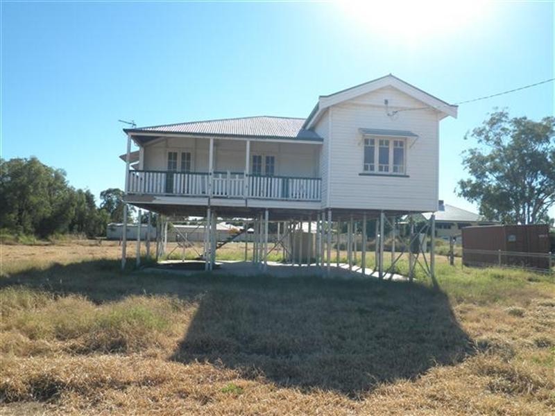 1a Lovell Street, Roma QLD 4455