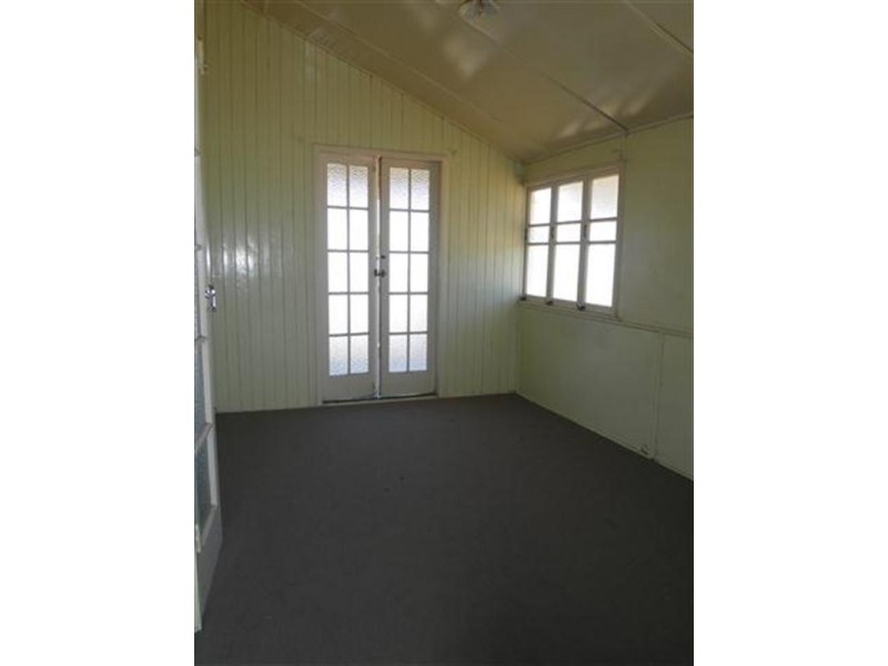 1a Lovell Street, Roma QLD 4455