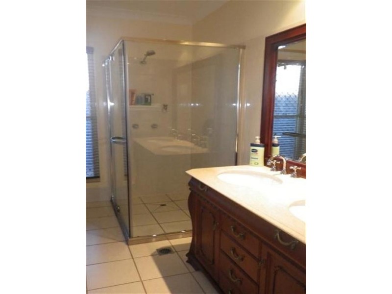 3 Lockyer Crescent, Roma QLD 4455