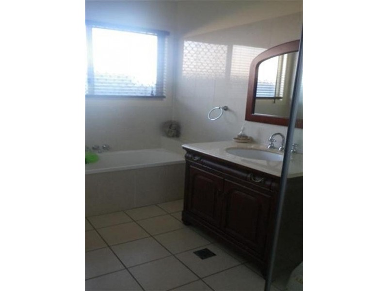 3 Lockyer Crescent, Roma QLD 4455