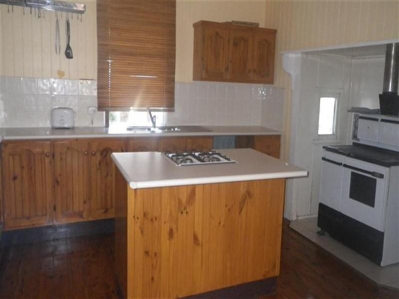 57 Gregory Street, Roma QLD 4455