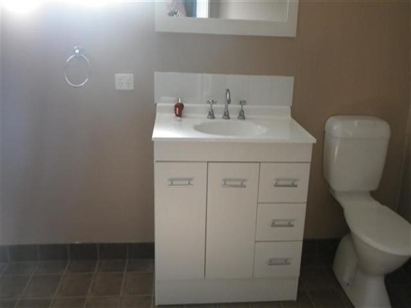 31 Hoffman Street, Roma QLD 4455