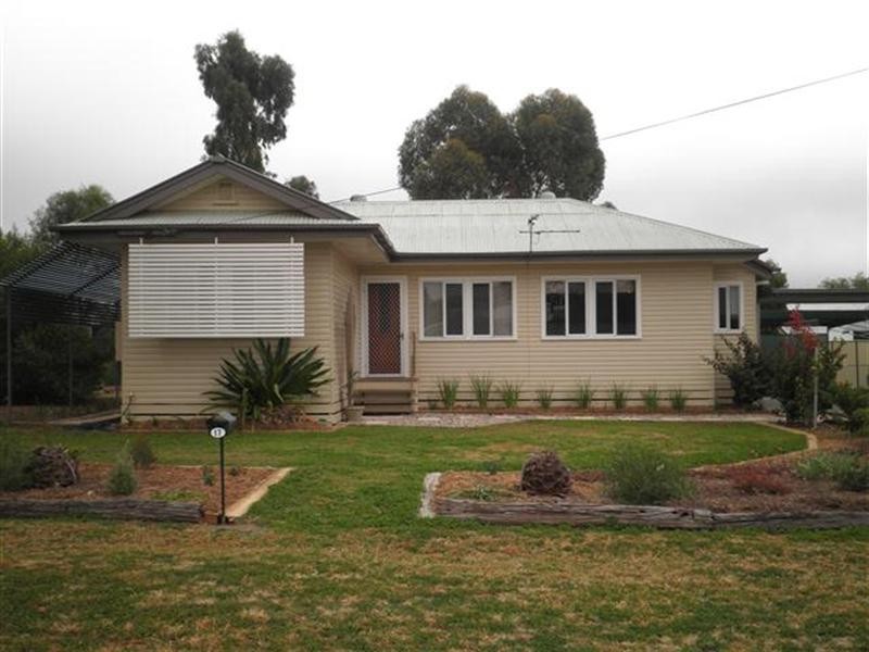 17 Hoffman Street, Roma QLD 4455