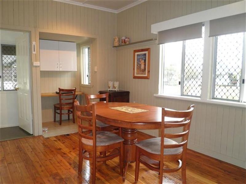 17 Hoffman Street, Roma QLD 4455