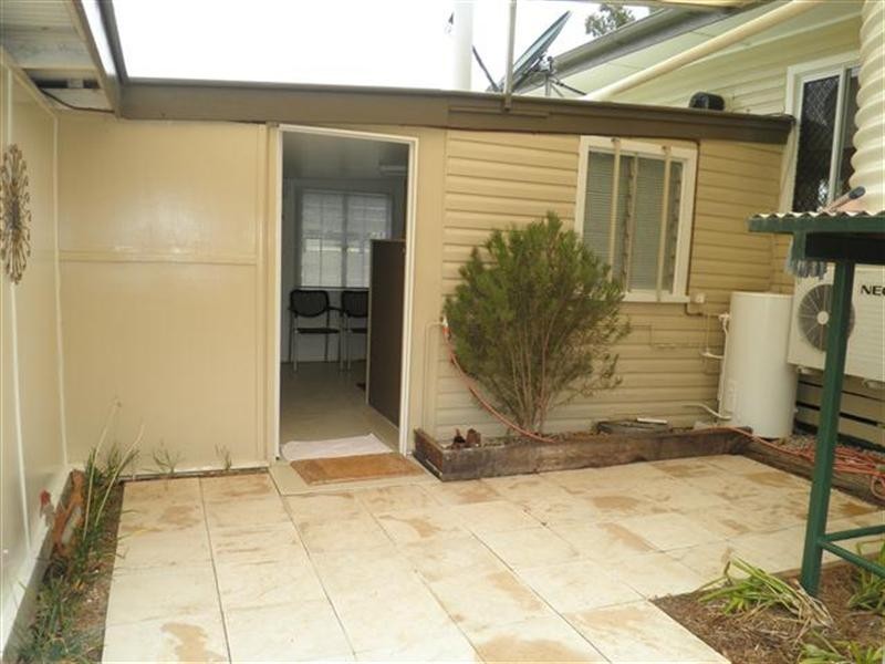 17 Hoffman Street, Roma QLD 4455