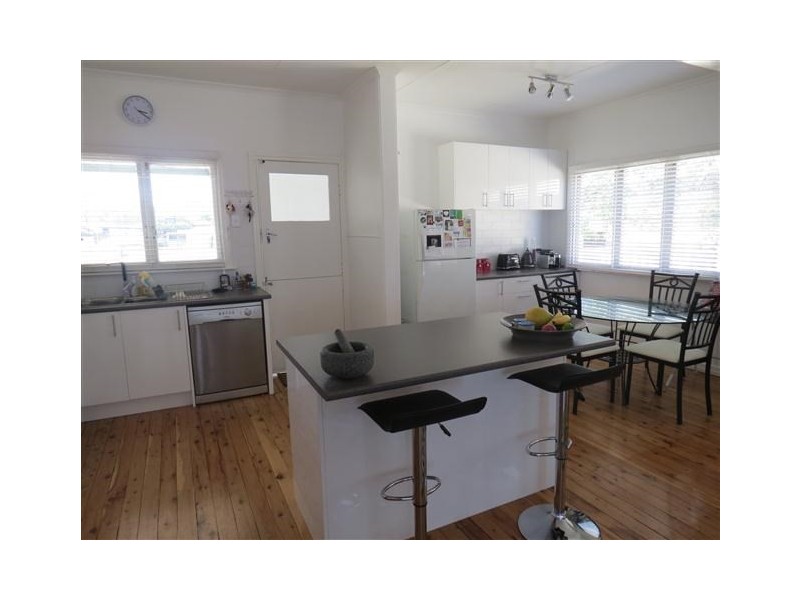 11 Saunders Street, Roma QLD 4455