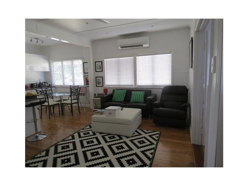 11 Saunders Street, Roma QLD 4455