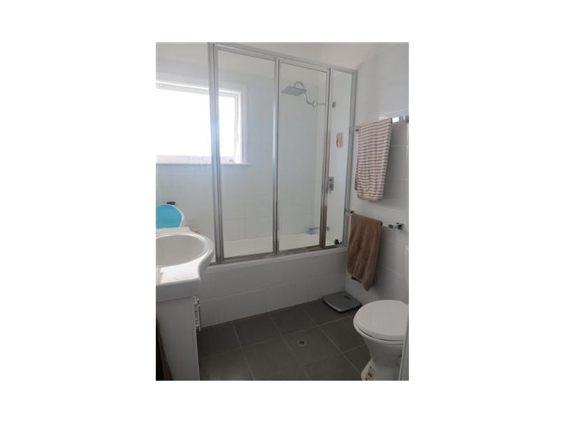 11 Saunders Street, Roma QLD 4455