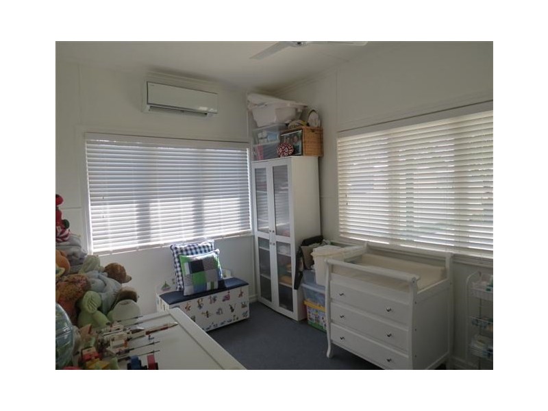 11 Saunders Street, Roma QLD 4455