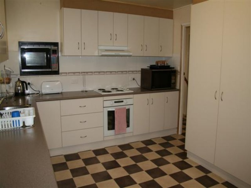 26 Northern Road, Roma QLD 4455