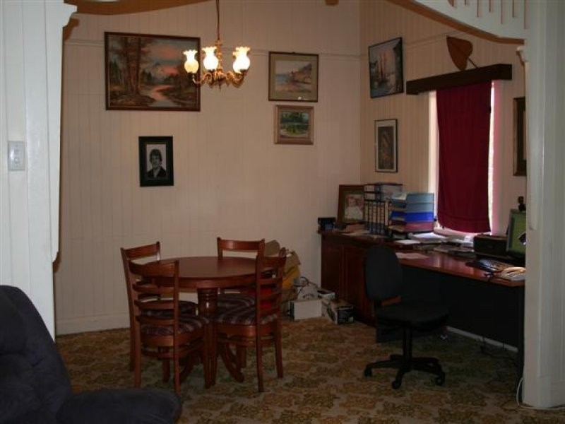 26 Northern Road, Roma QLD 4455