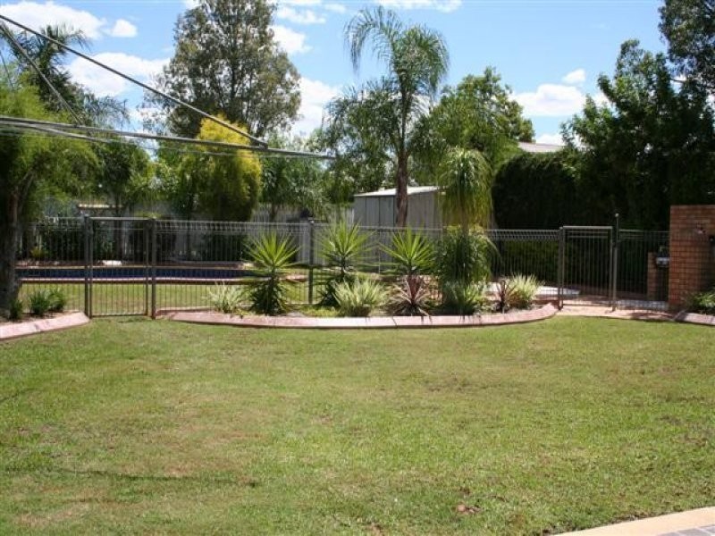26 Northern Road, Roma QLD 4455
