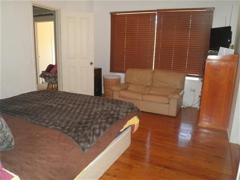 4 Wehl Street, Roma QLD 4455