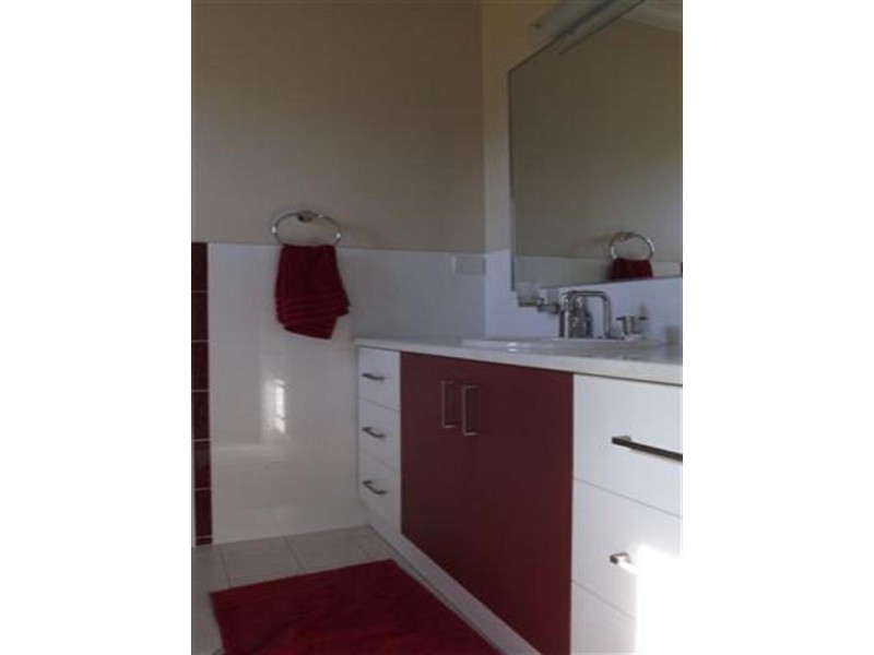 5 Beetson Drive, Roma QLD 4455