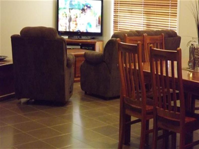 5 Beetson Drive, Roma QLD 4455