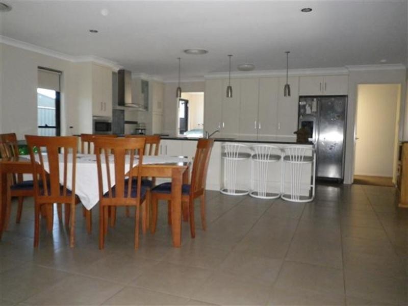 7 Beetson Drive, Roma QLD 4455