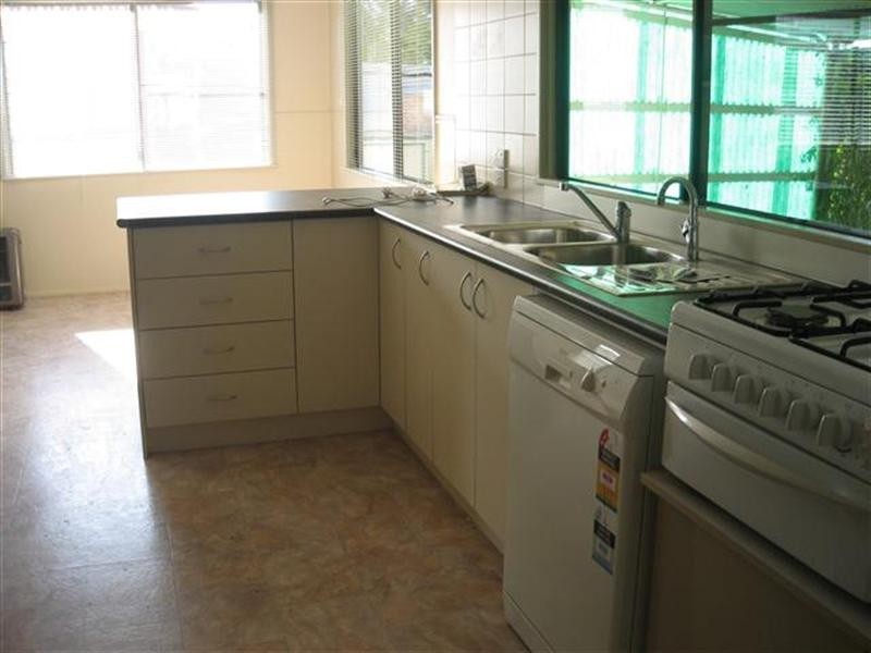 16 Howard Street, Roma QLD 4455