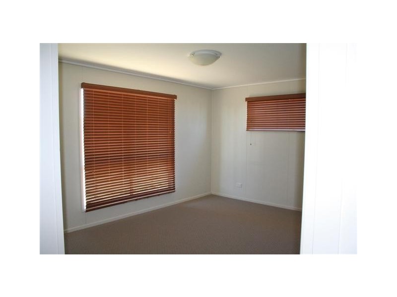 22 Luff Street, Roma QLD 4455