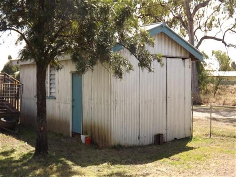 1 Saunders Street, Roma QLD 4455