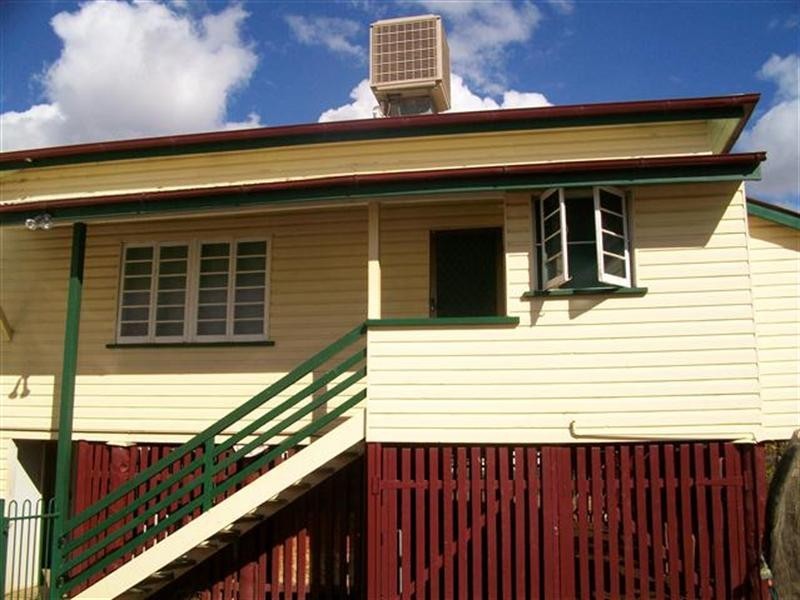 35 Bowen Street, Roma QLD 4455