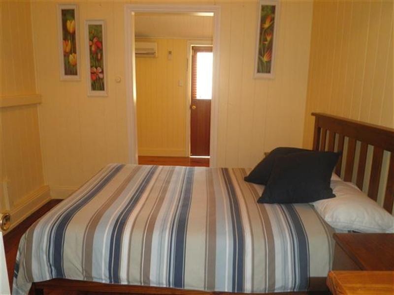 20 McDowall Street, Roma QLD 4455