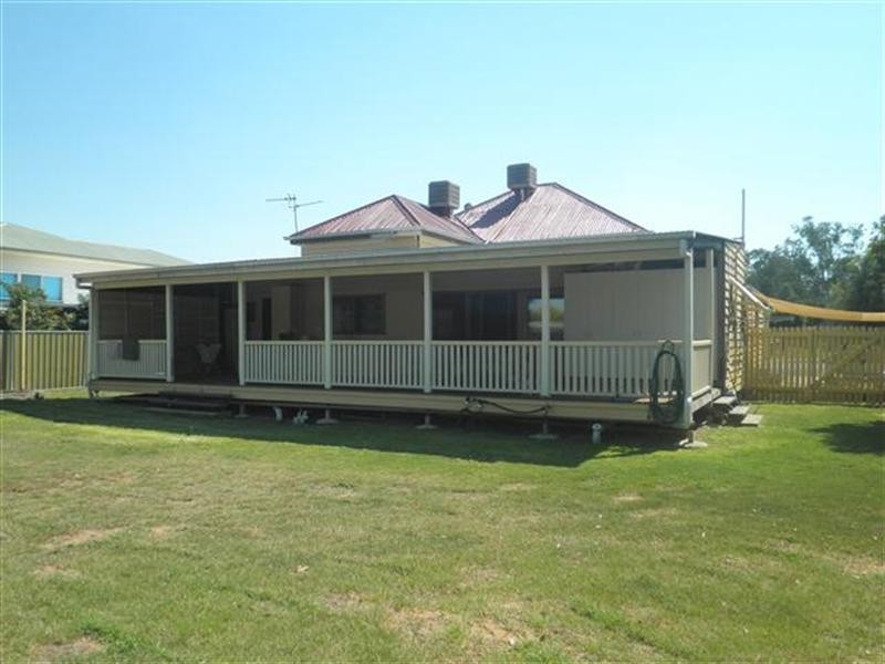 20 McDowall Street, Roma QLD 4455