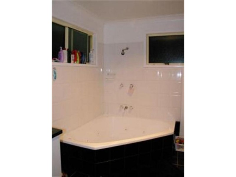 246 Bourne Drive, Roma QLD 4455