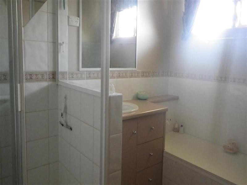 18 Madison Terrace, Roma QLD 4455