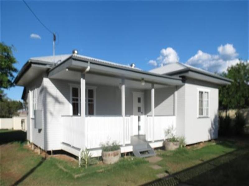 7 Queen Street, Roma QLD 4455